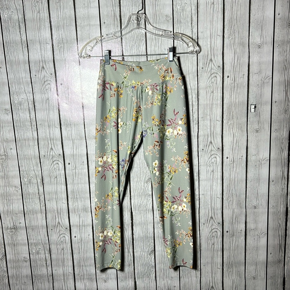 Liquido yoga floral pants sz L